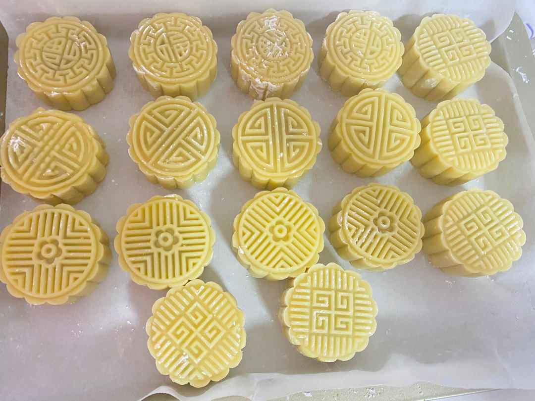 广式月饼—蛋黄莲蓉月饼