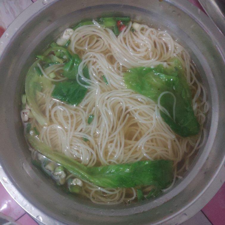 热汤面