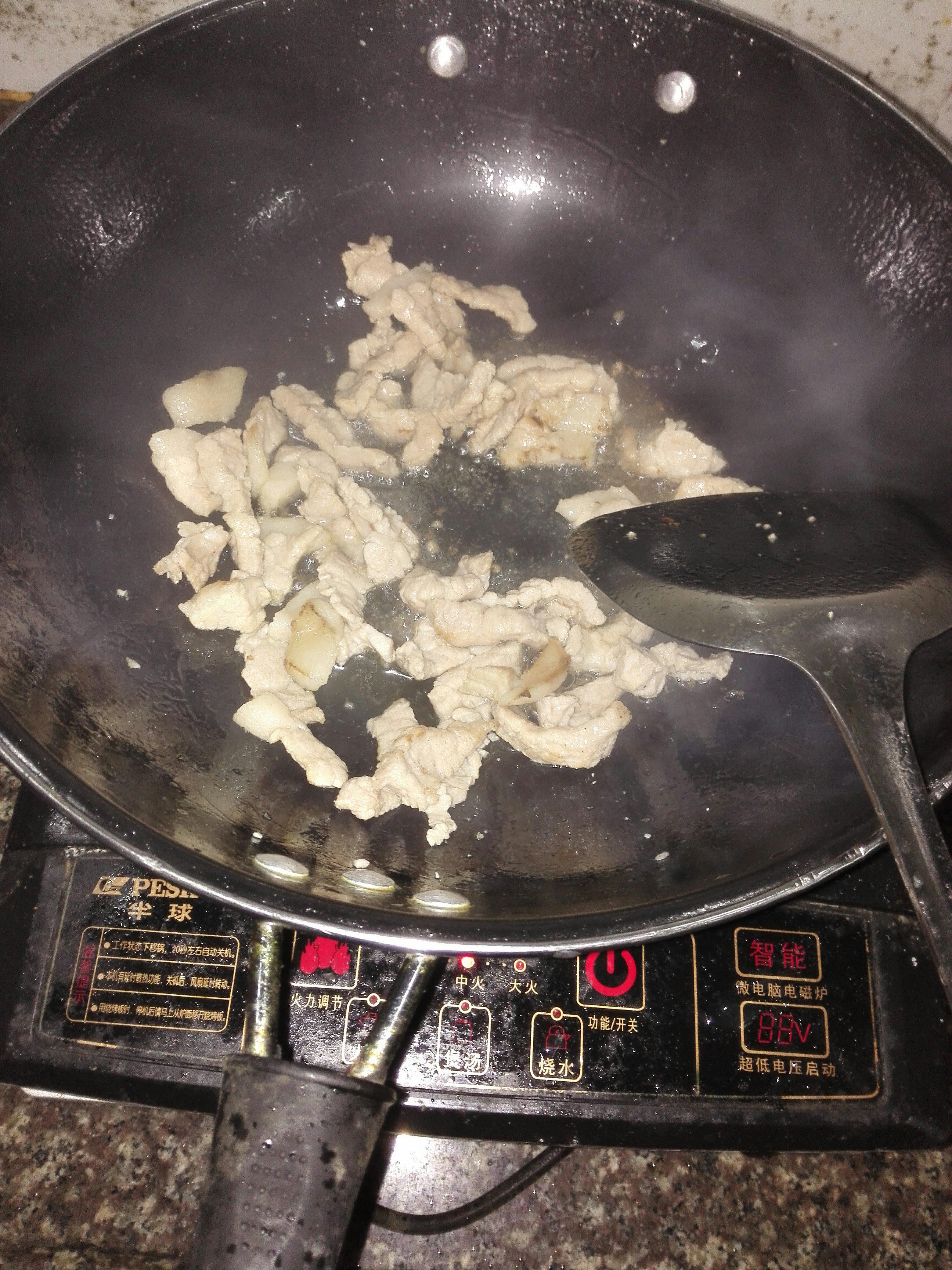 豆腐皮炒肉的做法 步骤2