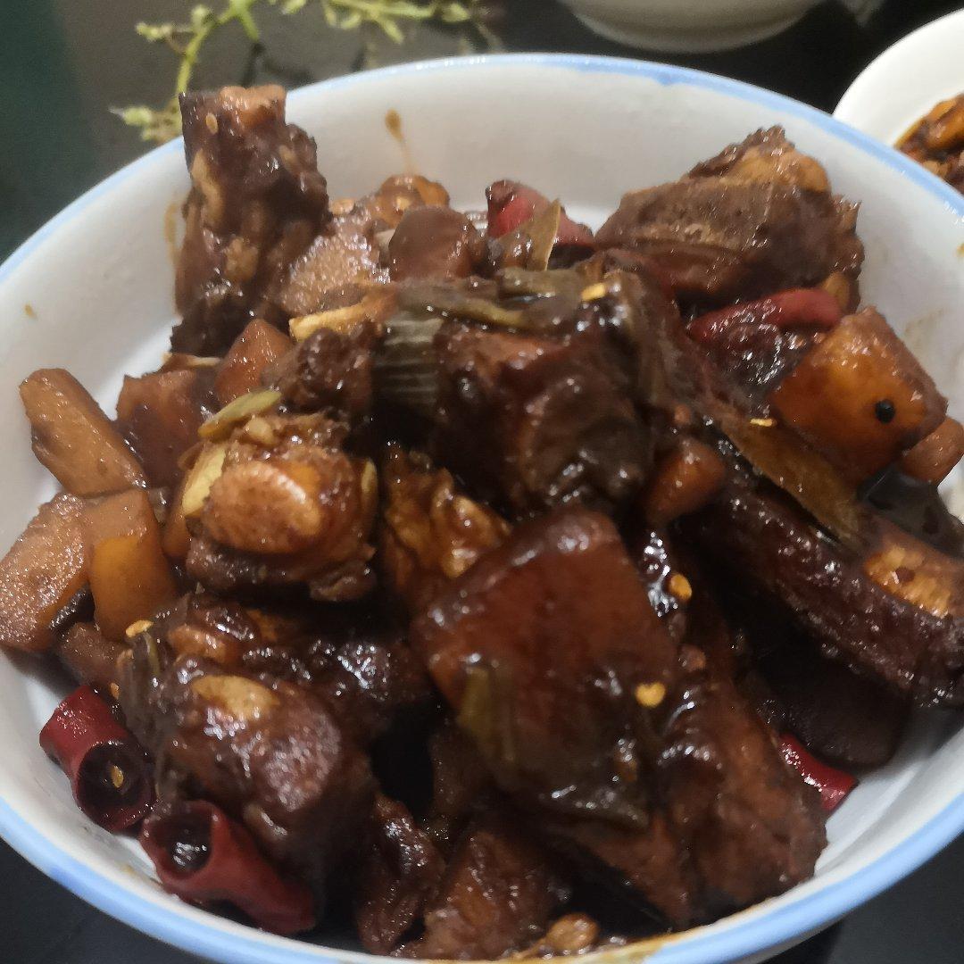 🥔土豆烧排骨，家常烧排骨