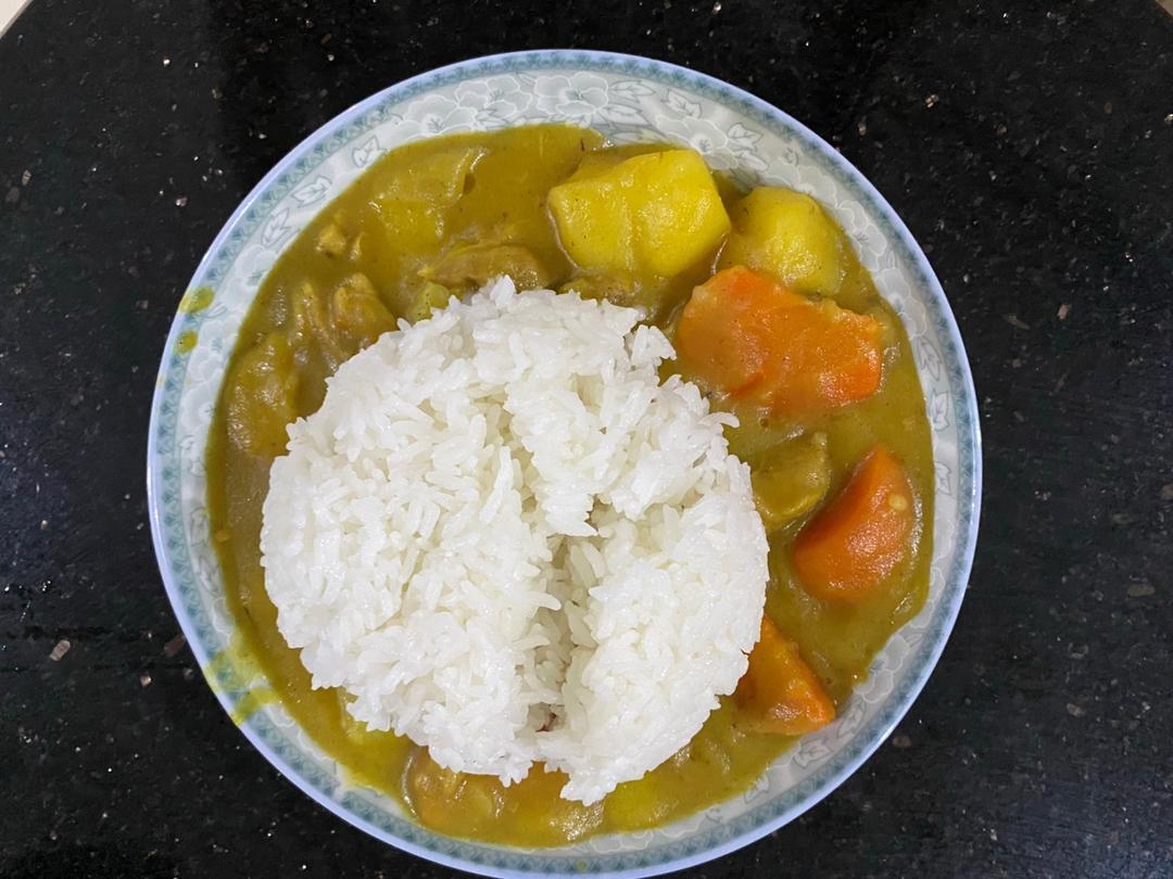 咖喱鸡肉饭