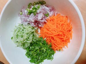 无麸质蔬菜饼-高粱粉蔬菜饼的做法 步骤1