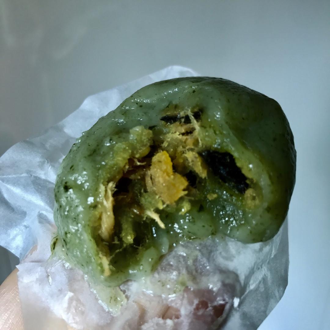 网红青团～～咸蛋黄肉松青团