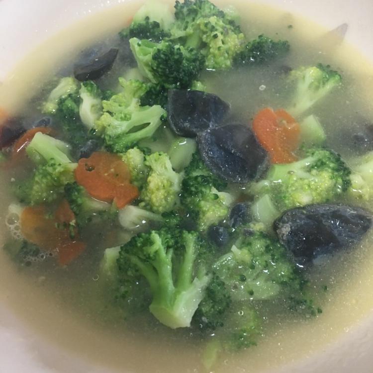 上汤皮蛋西兰花