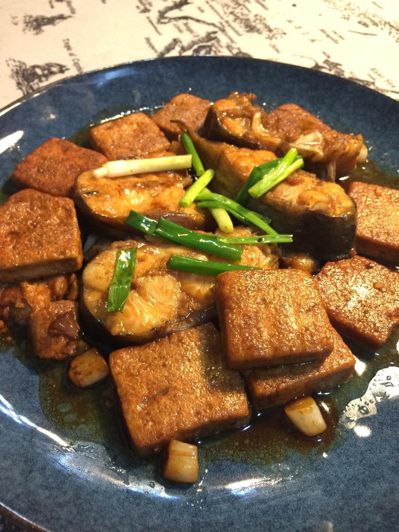 清江鮰鱼烧豆腐