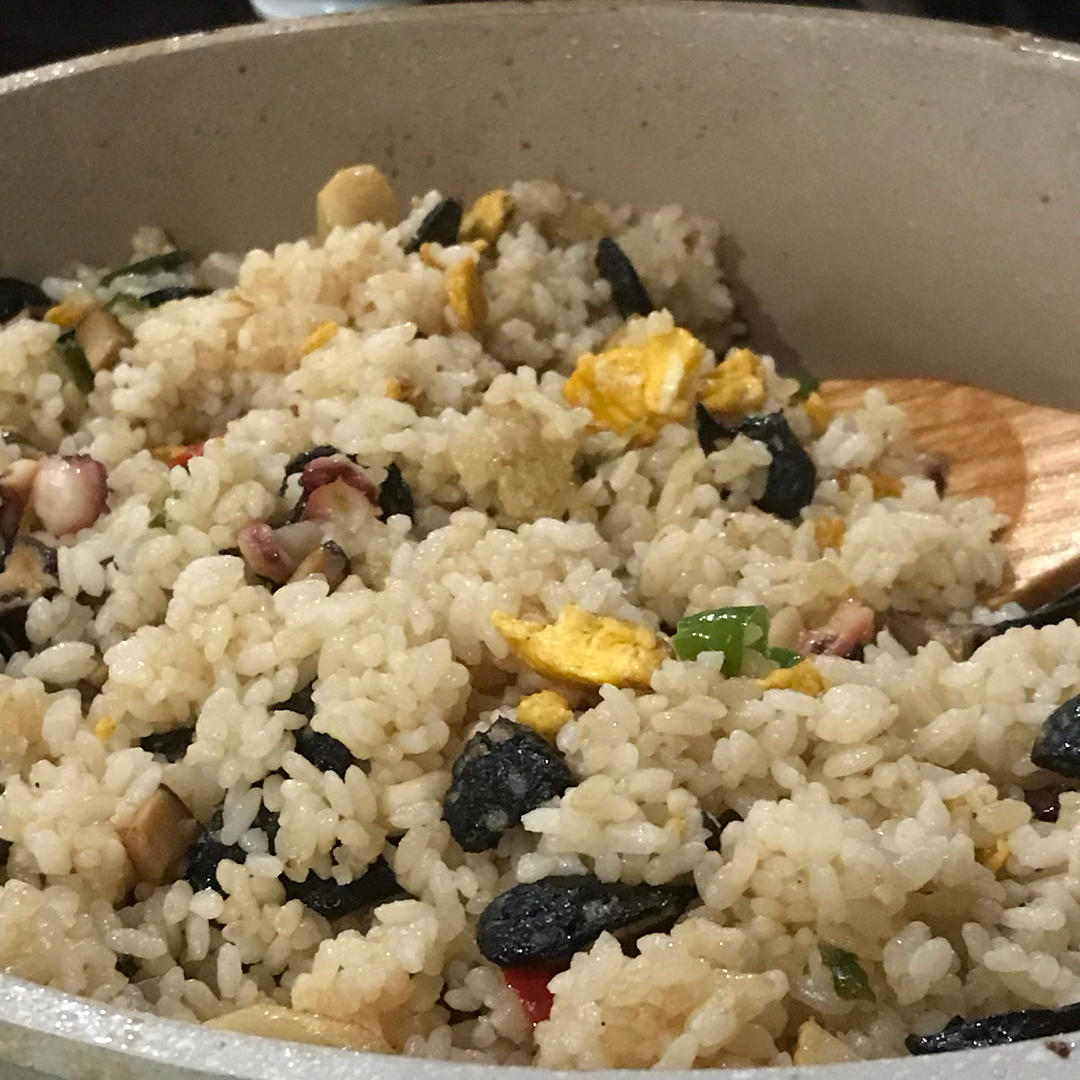 虾仁酱油炒饭