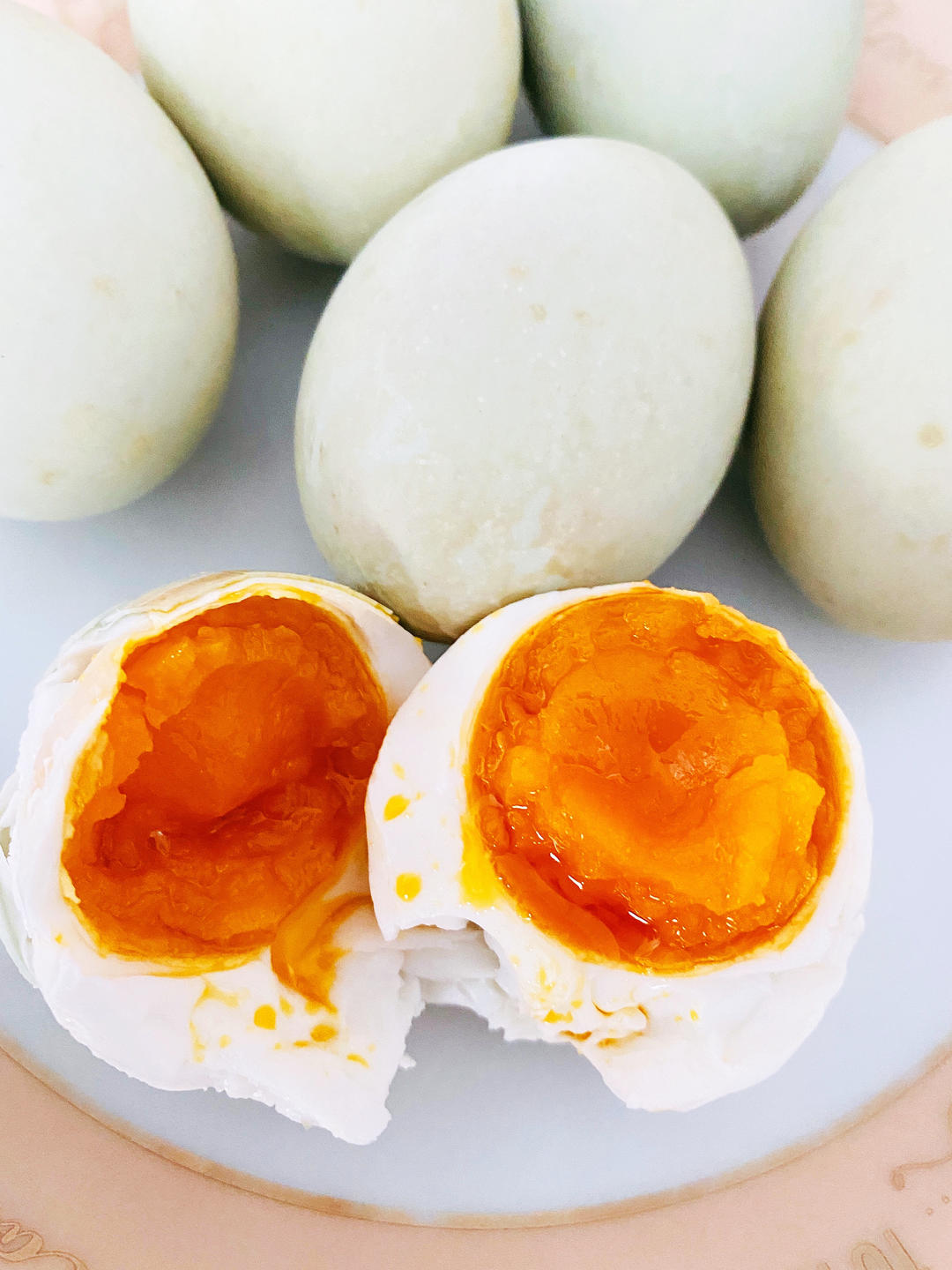 自制咸蛋： 100%出油起沙的咸蛋