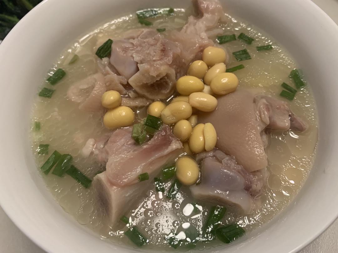 黄豆猪脚汤