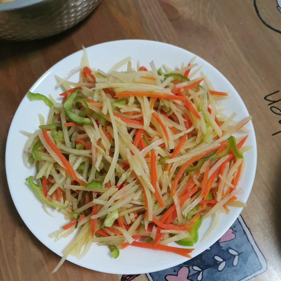 凉拌土豆丝，爽口开胃