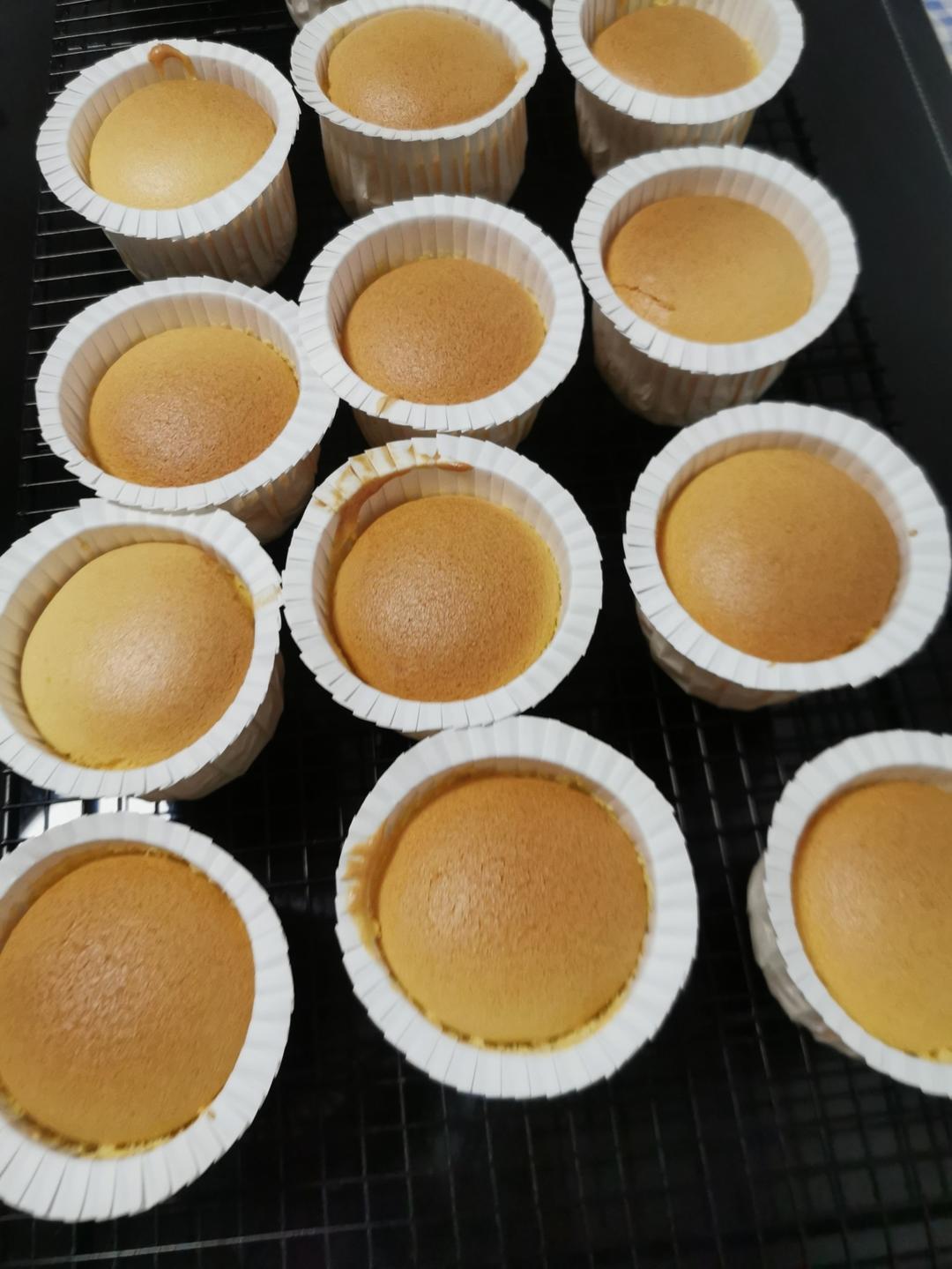 不塌不凹的纸杯戚风蛋糕