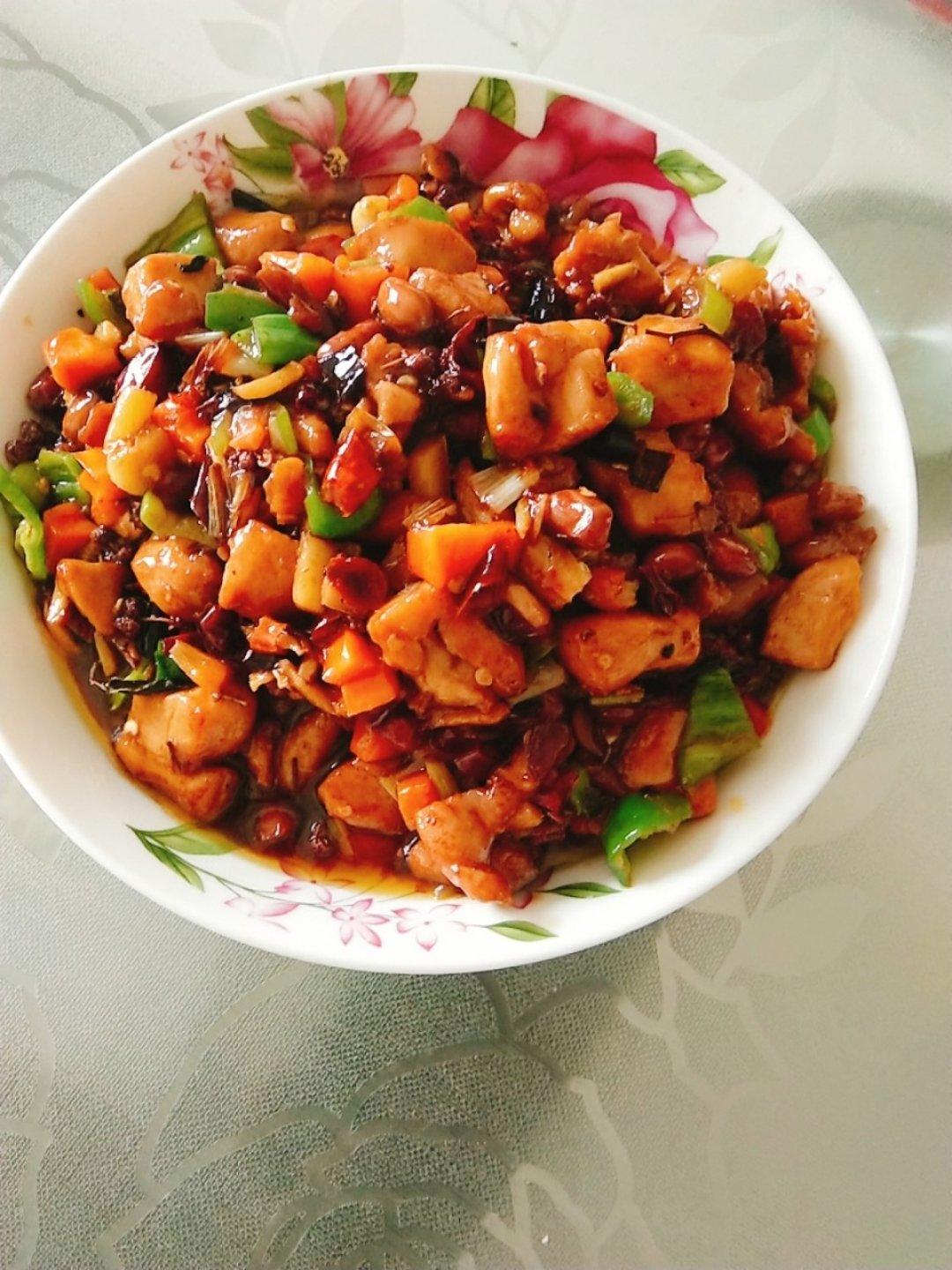 厨师长教你: “宫保鸡丁”的川味正宗做法, 一看就有食欲, 收藏了