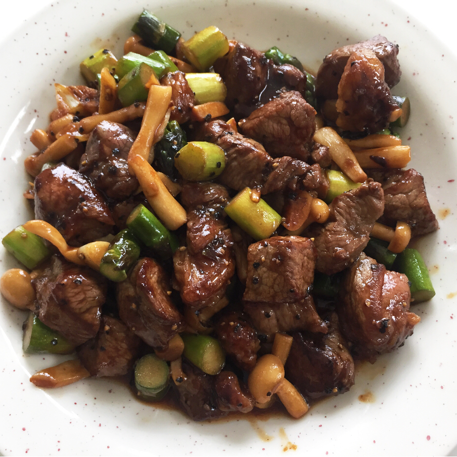 芦笋杏鲍菇丁炒牛肉粒