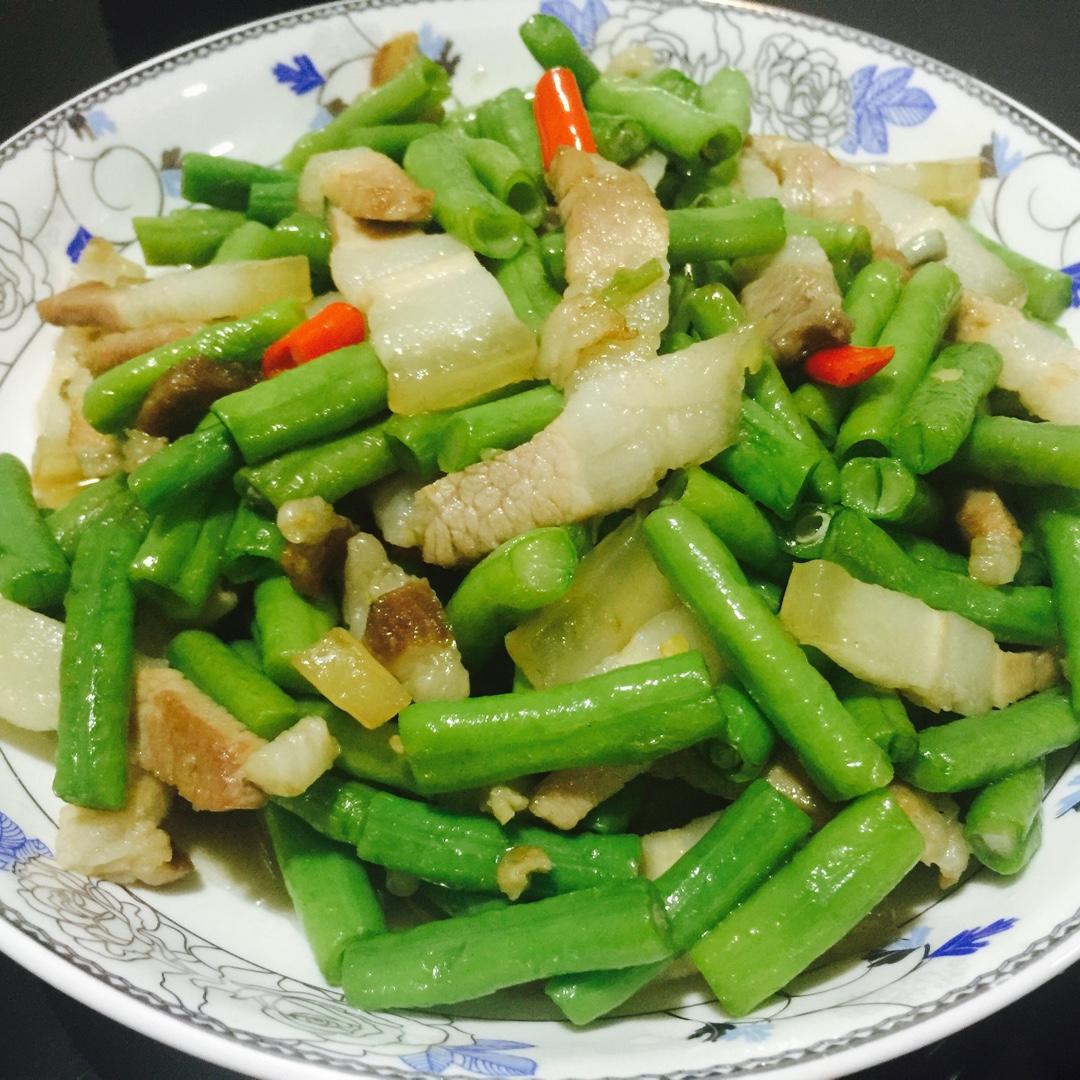 长豆角炒土猪肉
