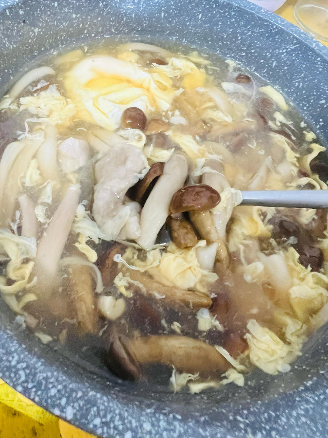 滑子菇蛋花汤