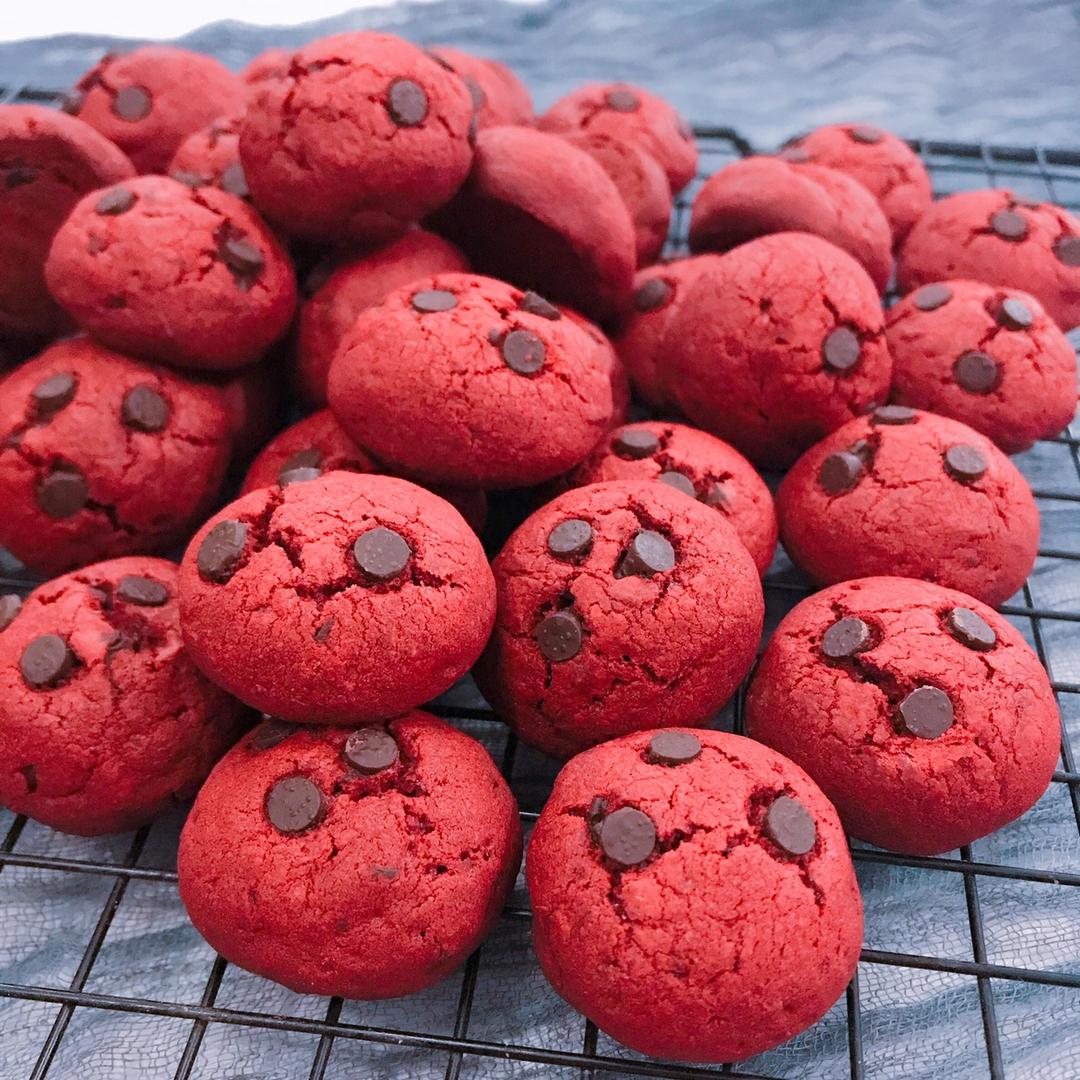 是小四月呀做的红丝绒巧克力软曲奇