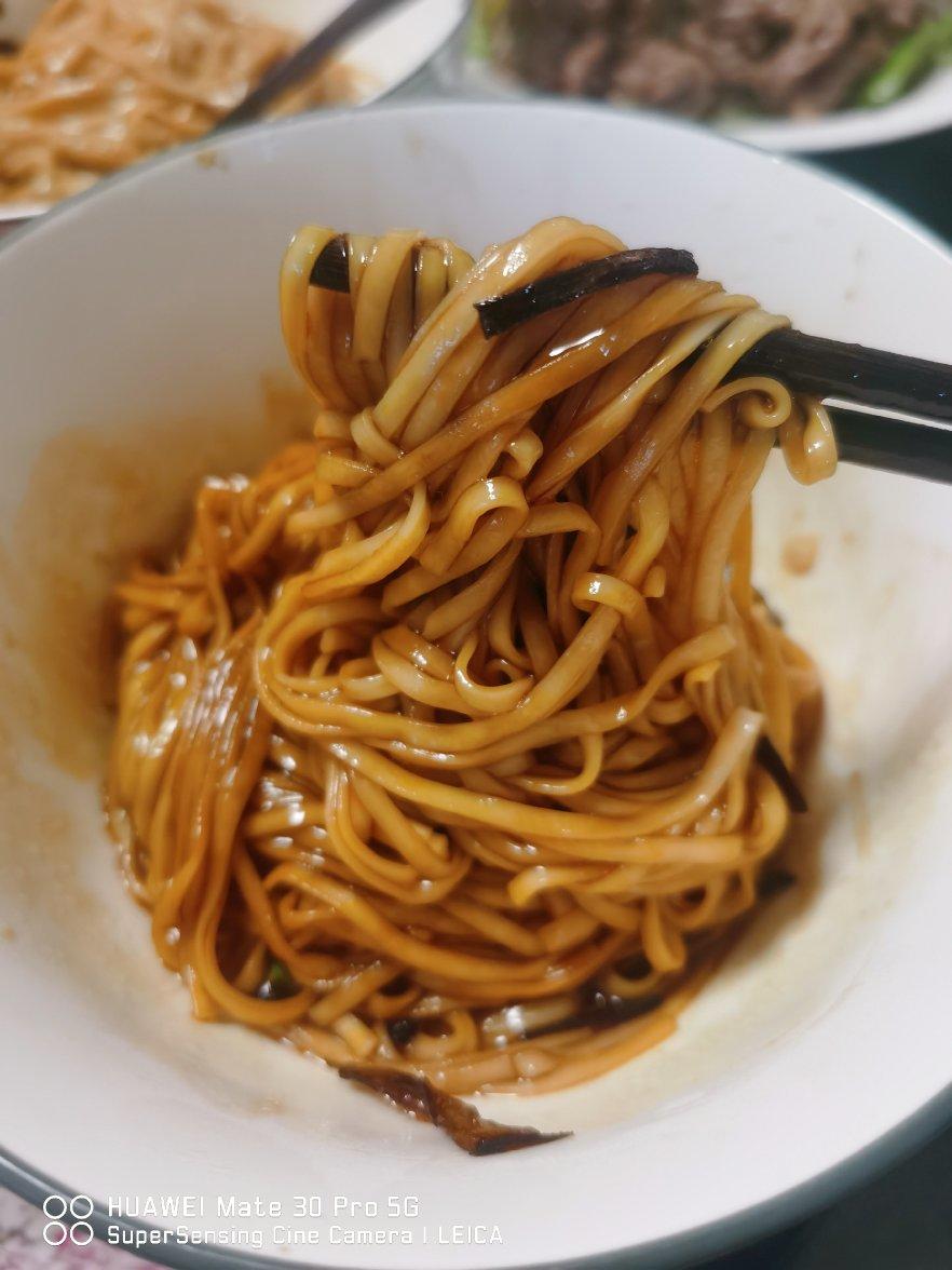 极香的葱油面