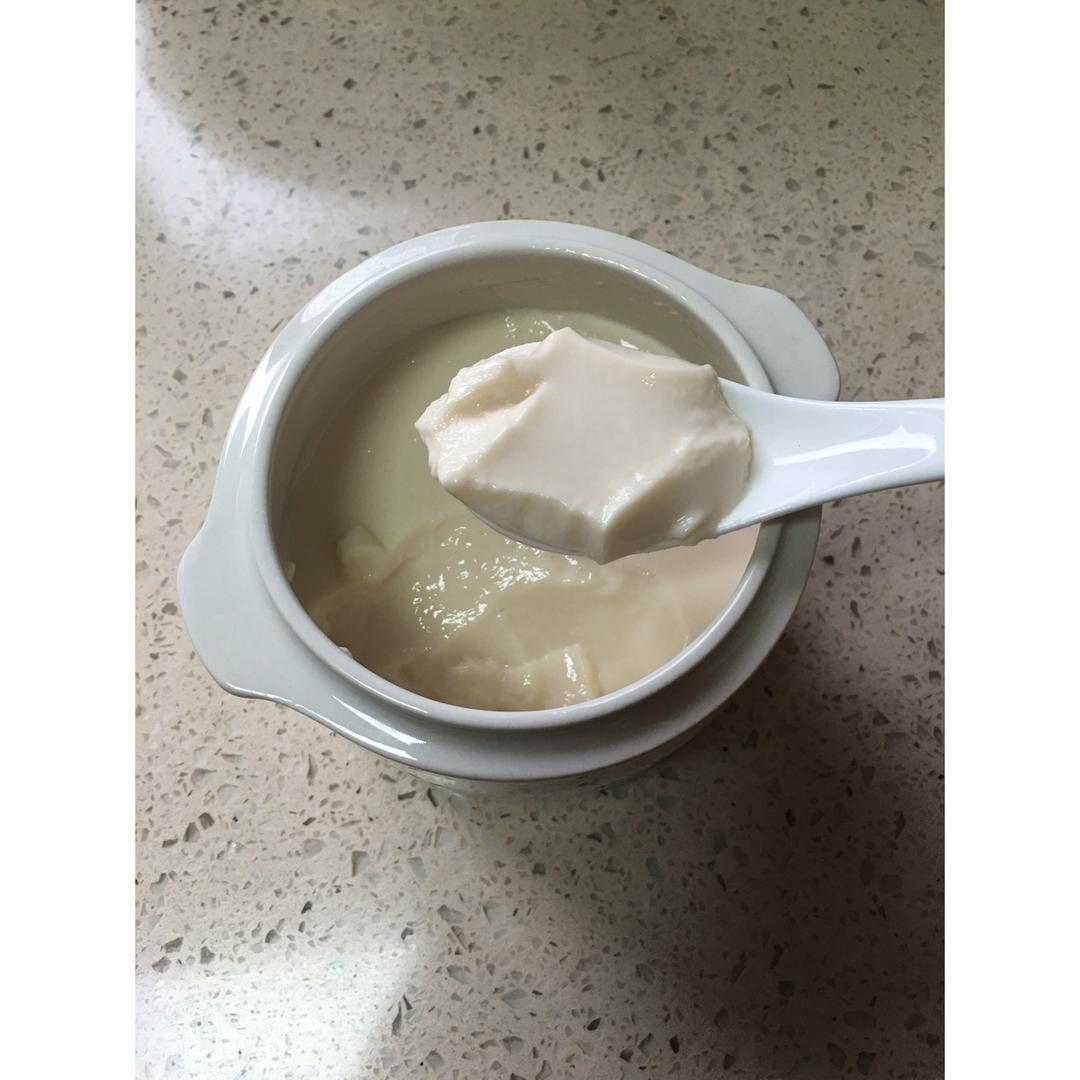 鲜奶炖花胶