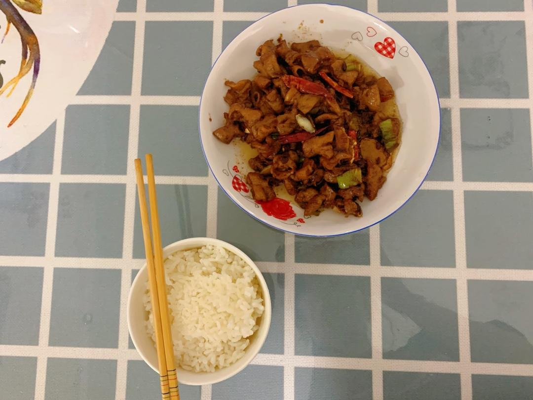 好吃到爆火爆肥肠