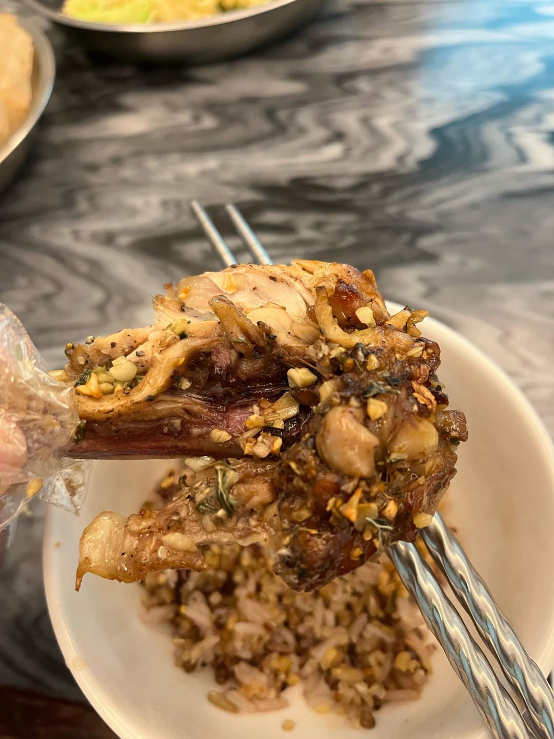 蒜香黄油烤鸡腿