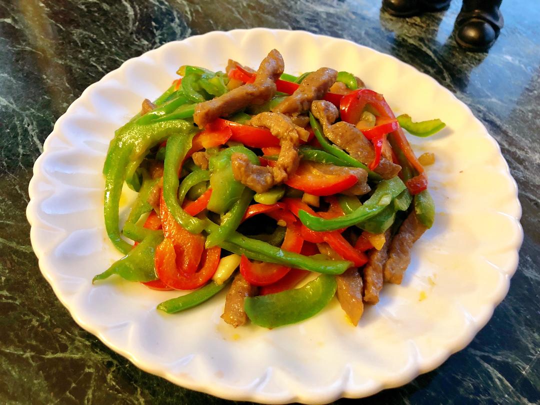 十分钟搞定：青红椒炒牛柳的做法
