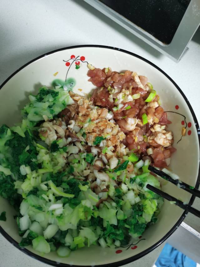 鲜香清爽的小白菜香菇猪肉海米馅儿(饺子、馅饼、包子馅儿)