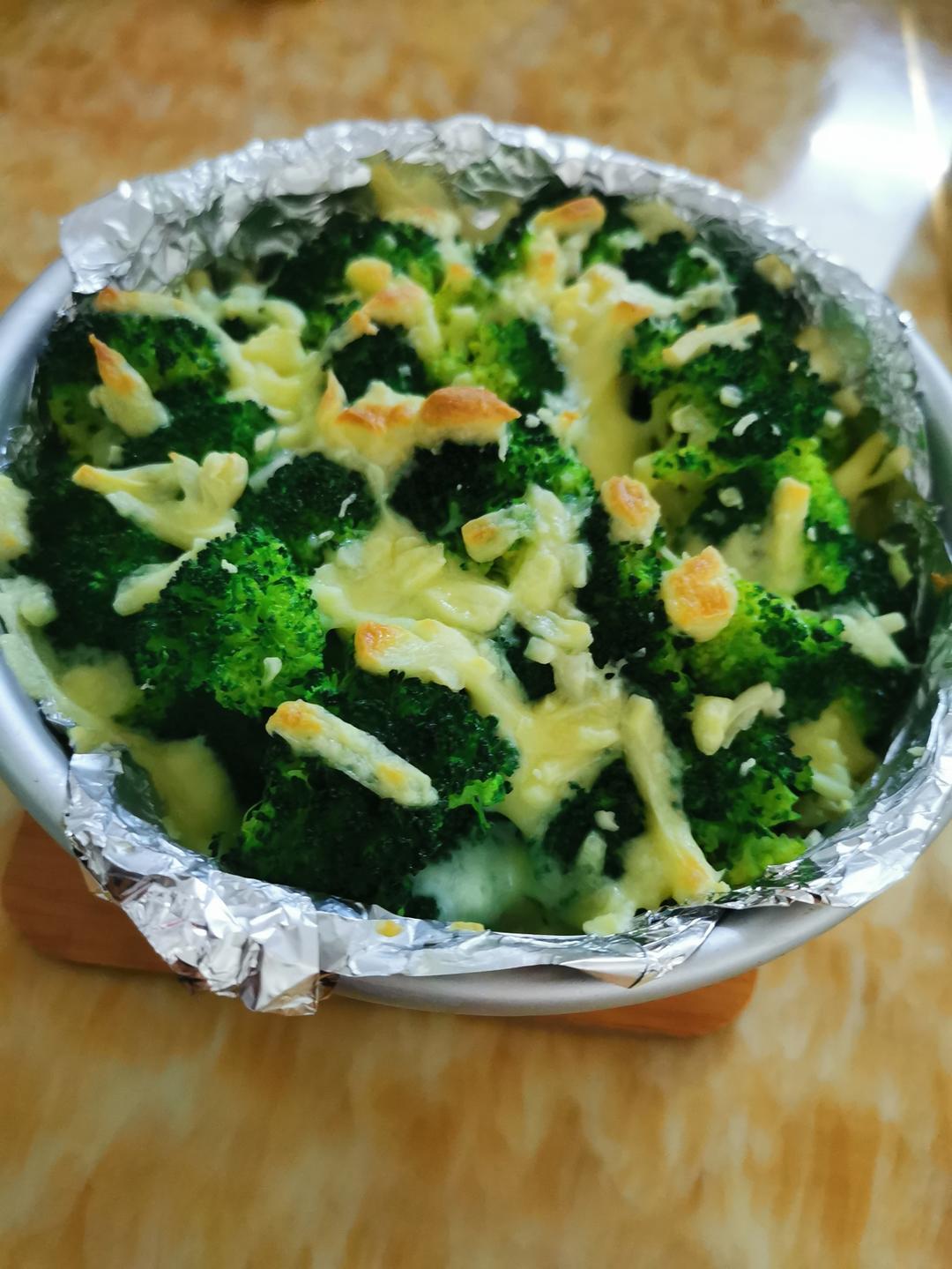 西餐经典：芝士焗西兰花 超长拉丝