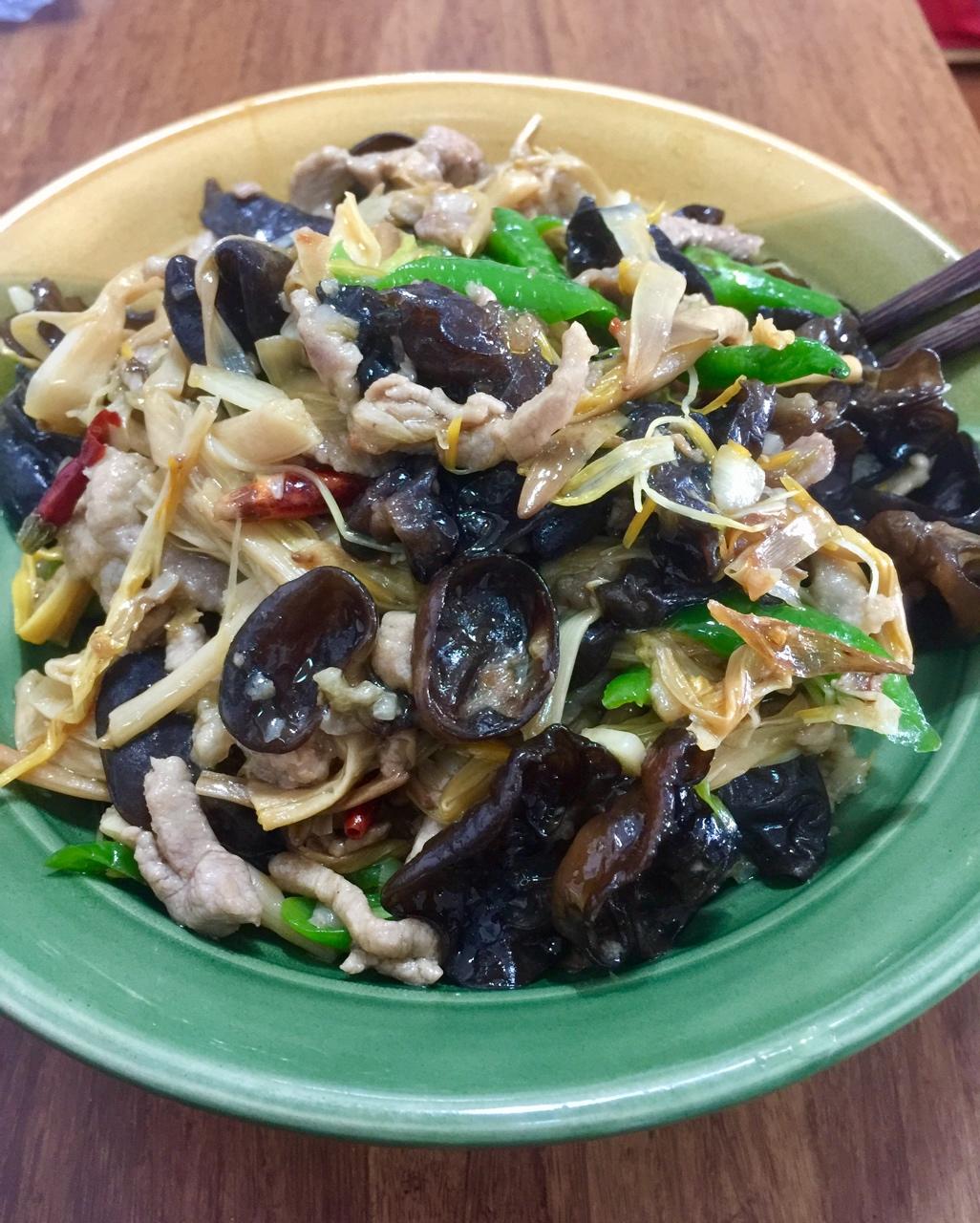 黄花菜木耳炒肉丝