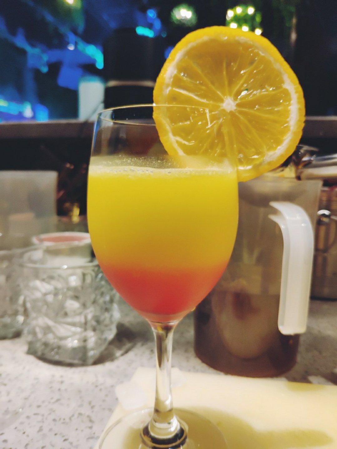 龙舌兰日出 Tequila Sunrise 鸡尾酒