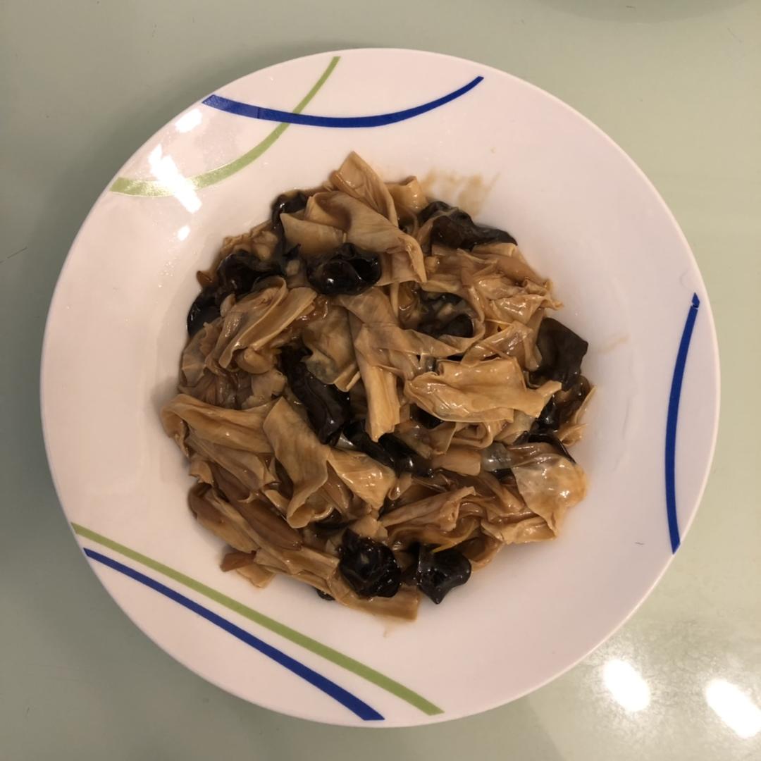 黑木耳炒腐竹