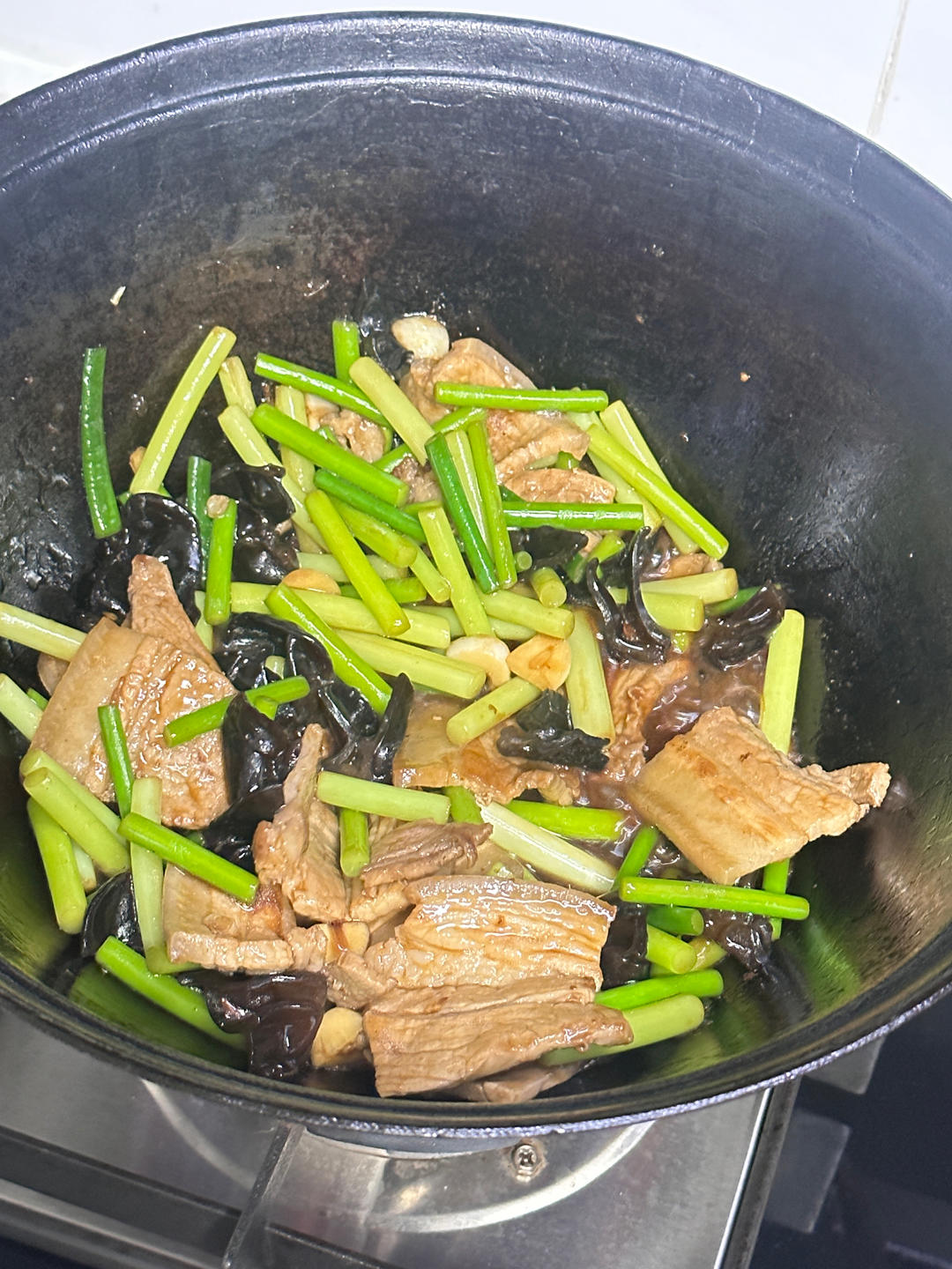 蒜薹这样炒，鲜香入味！好吃又营养🍚
