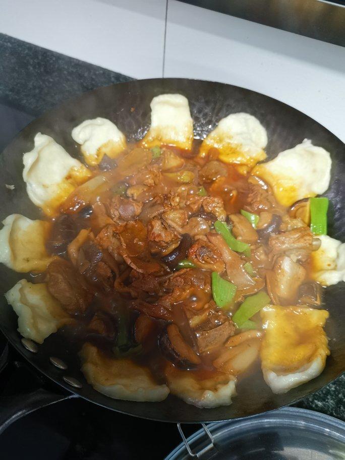 地锅排骨贴玉米饼-冬天学做一道热乎的大锅菜吧！