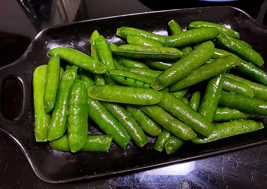 一口春天：水煮豌豆荚