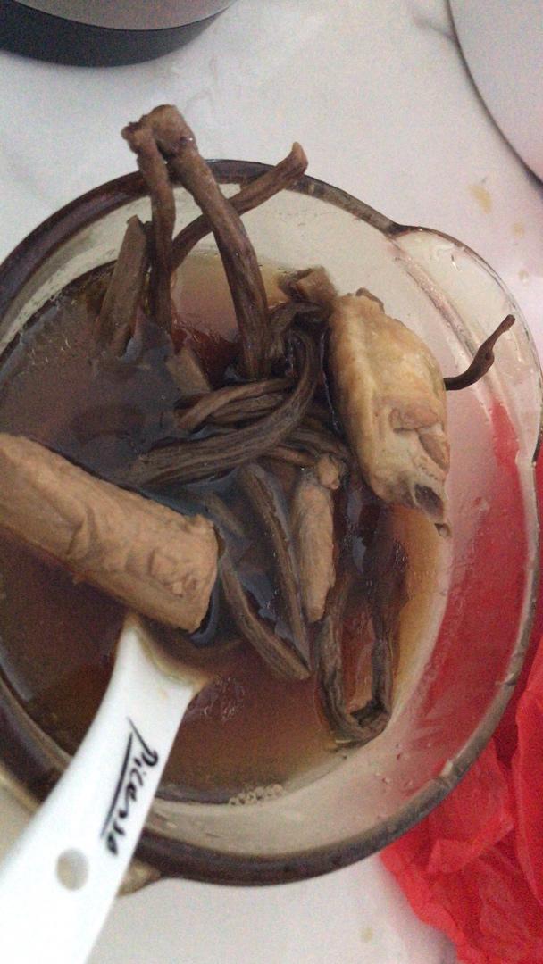 茶树菇鸡汤（孕妇的绝佳靓汤）