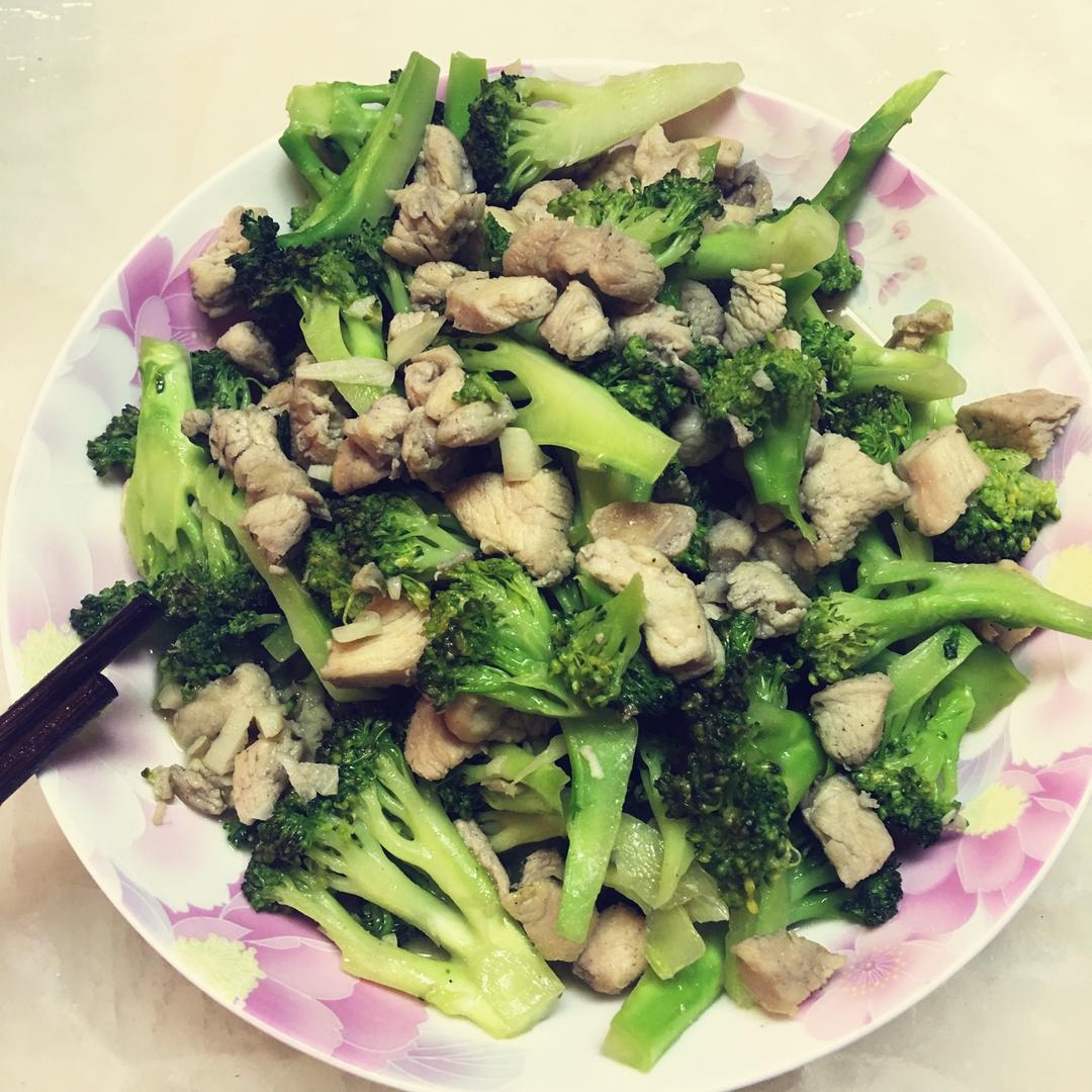 西兰花炒鸡丁