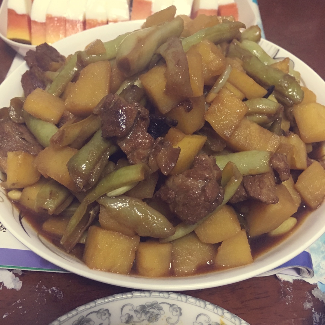 土豆芸豆五花肉