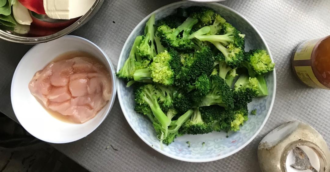 西兰花炒鸡胸肉