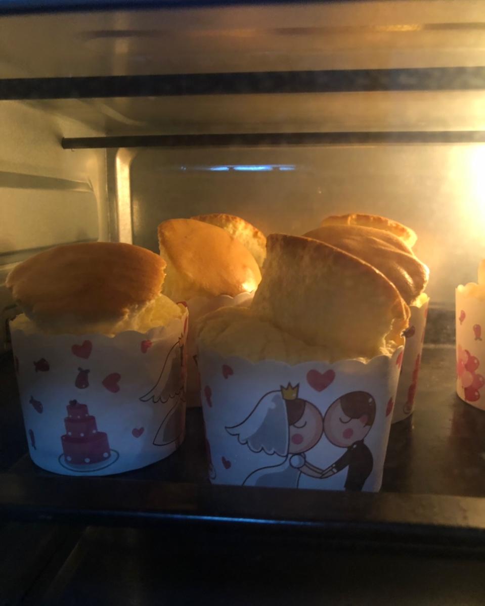 不回缩杯子蛋糕cupcake