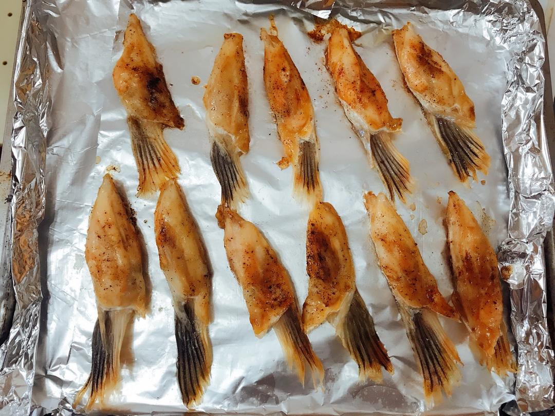 妖妖小p鼠~~~做的盐烤三文鱼鳍