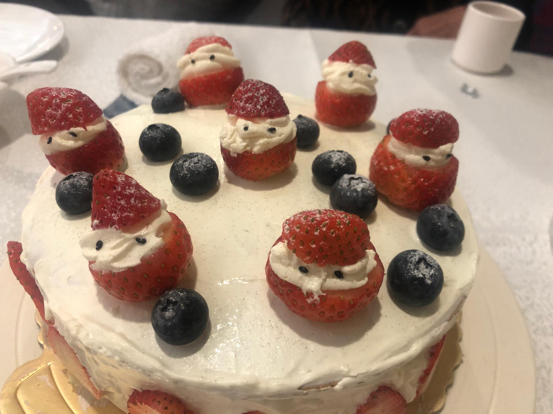 圣诞雪人草莓蛋糕
