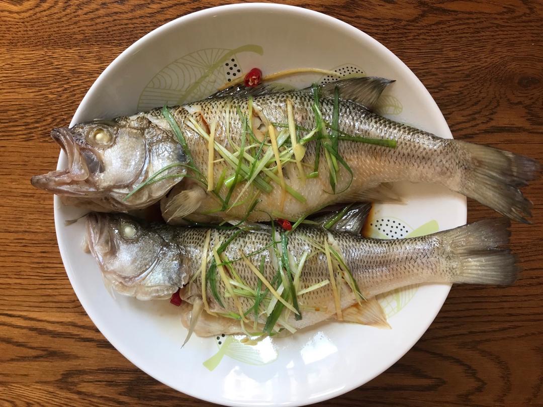 清蒸海鲈鱼