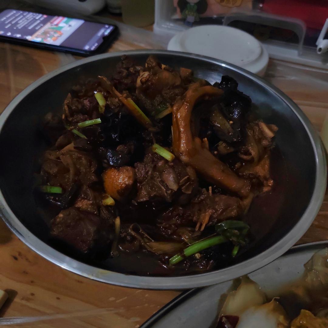 传统正宗的啤酒鸭配方和做法，鲜嫩香浓，只需炒千万不要焯水