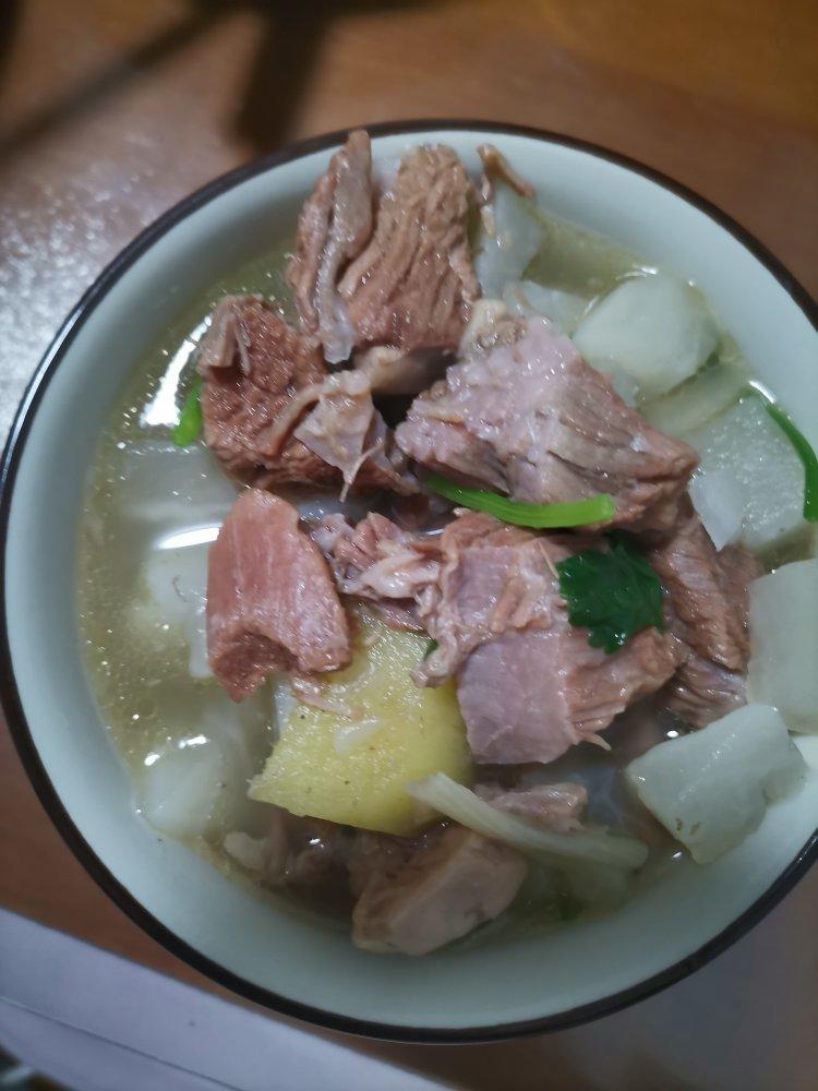 牛肉炖萝卜