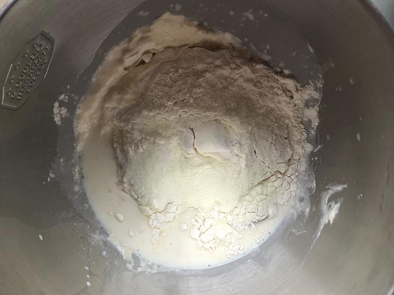 纯奶手撕吐司的做法 步骤1