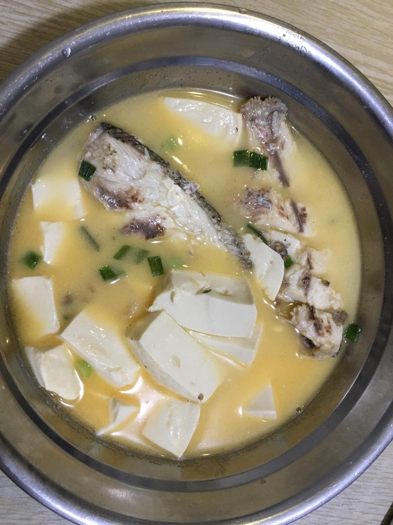 鲫鱼豆腐汤