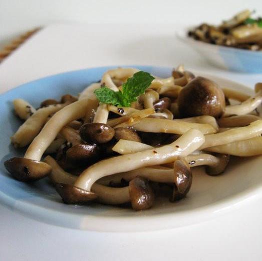橄榄油煎蟹味菇的做法
