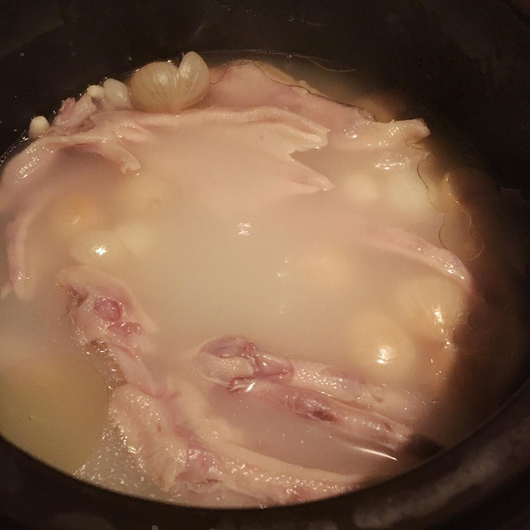 苦茭鸭掌汤