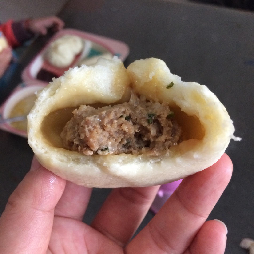 肉包子,杠杠的