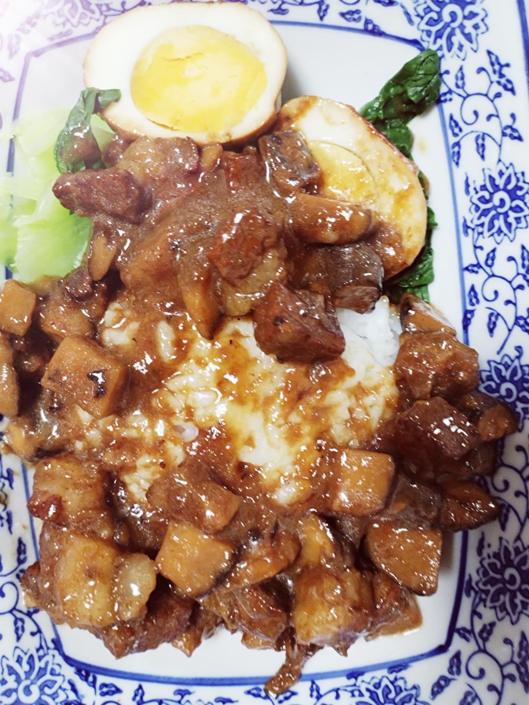 洋葱酥卤肉饭