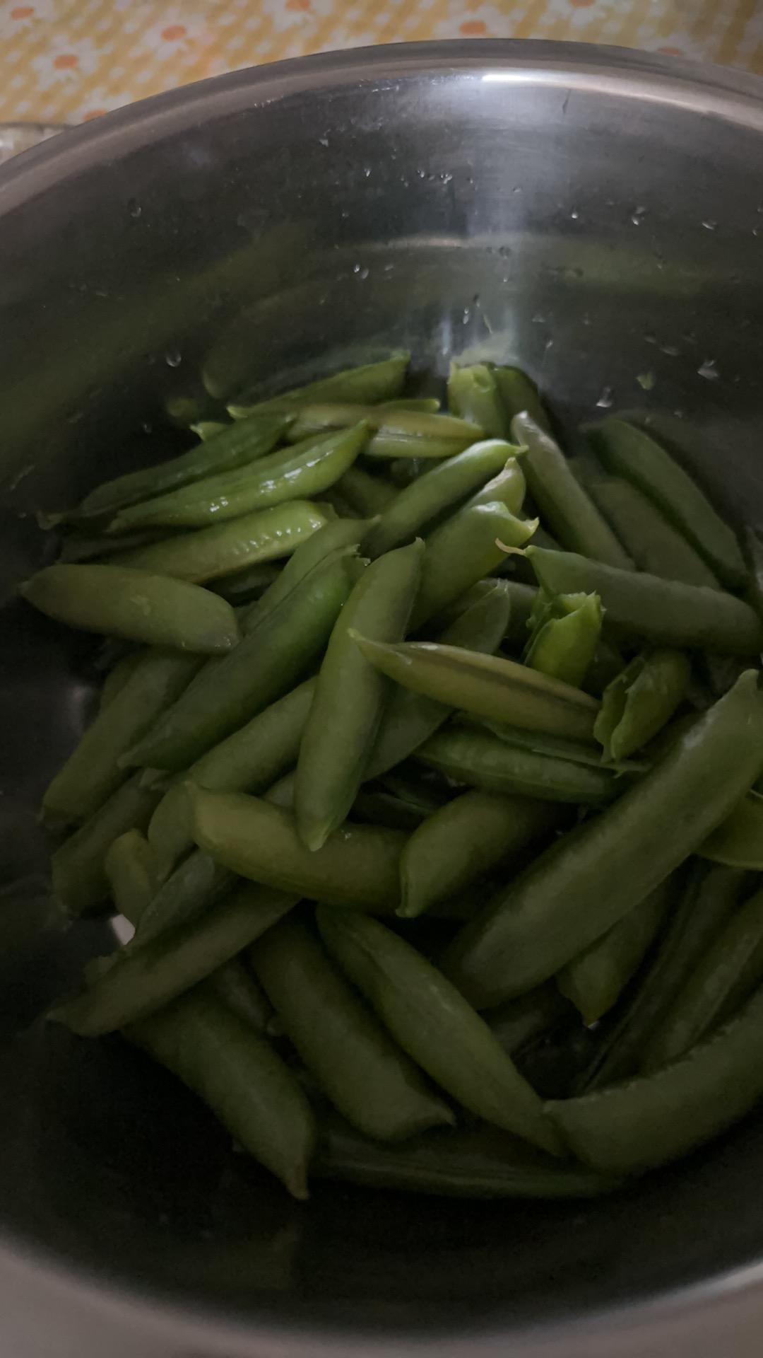 一口春天：水煮豌豆荚