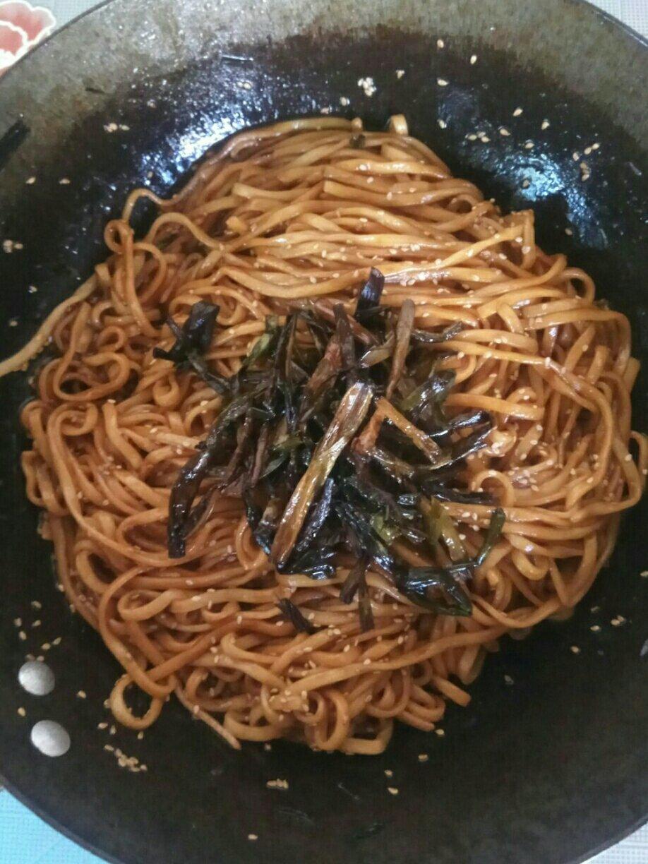 10分钟搞定的一碗葱油拌面